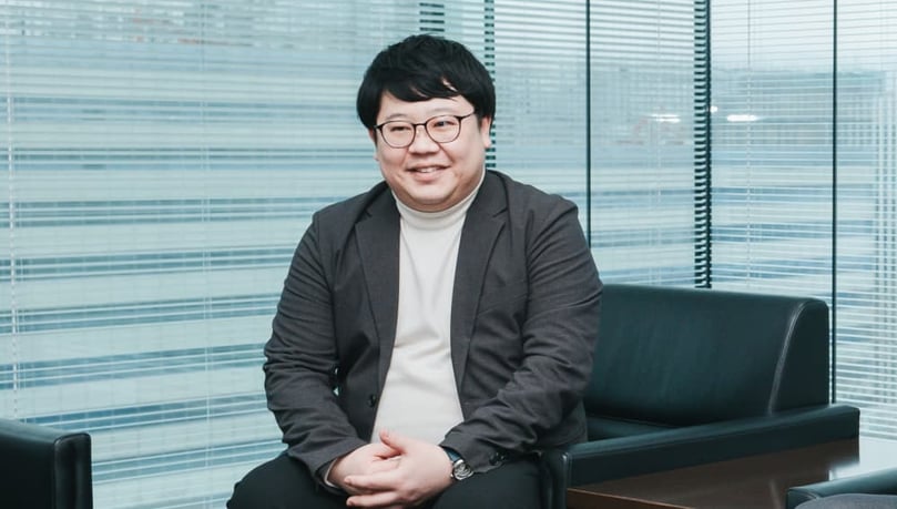 デジタル・マーケティング部 ダイレクトバンキングセンター 主任調査役　新出 拓也 様（写真）
